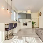 Rentplanet - Wszystkich świętych Apartament